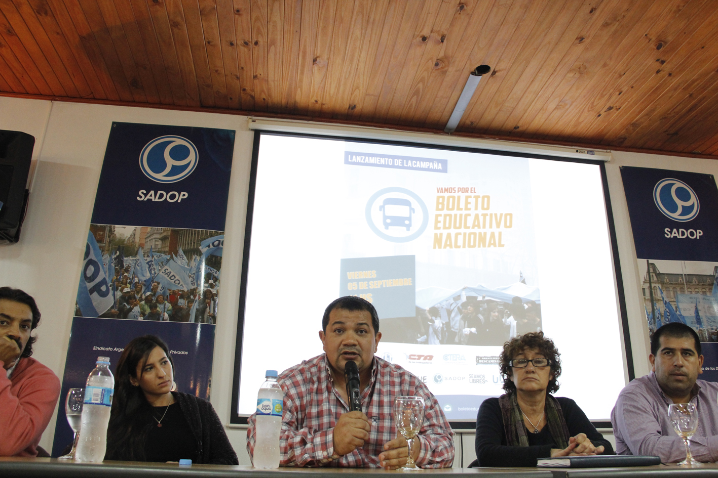 En este momento estás viendo Presentaron en Rosario la campaña por el Boleto Educativo Nacional