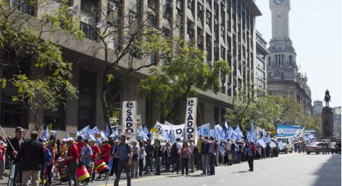 En este momento estás viendo Defendemos la estabilidad laboral de los docentes privados