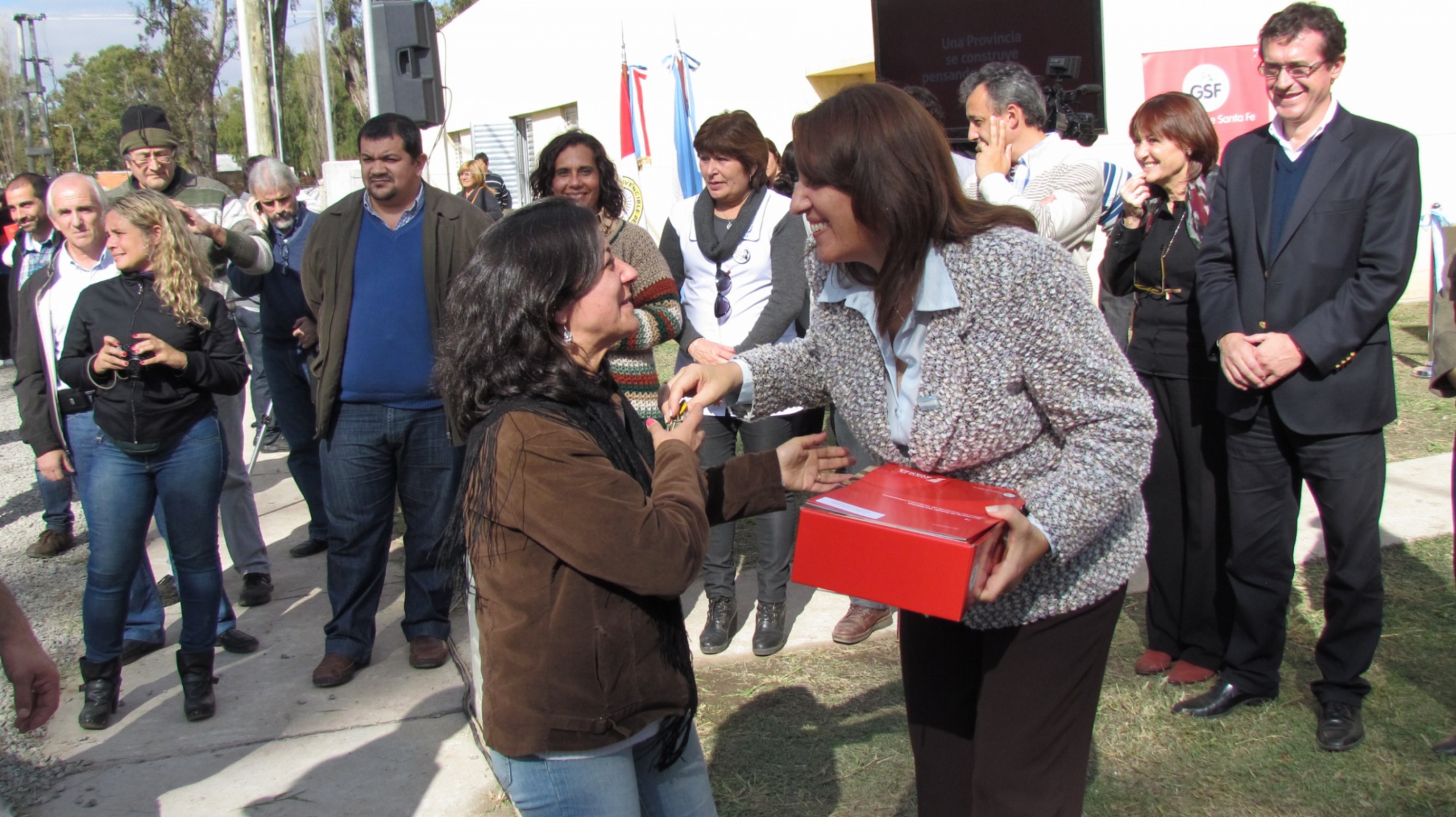 En este momento estás viendo Entrega de viviendas a docentes